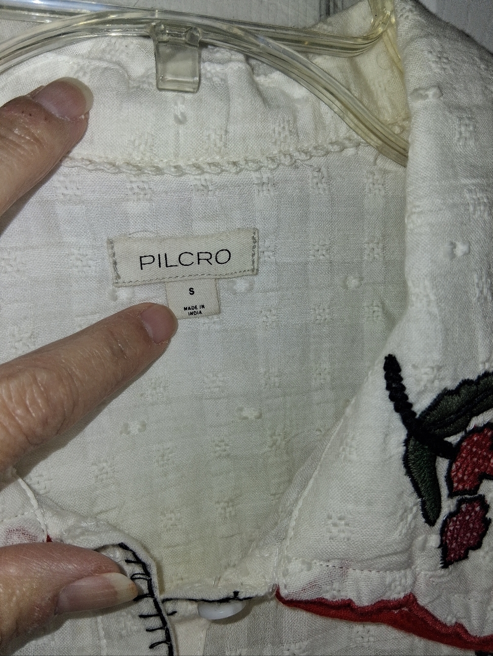 Pilcro White Button-Front Blouse with Red & Green Floral Embroidery Size Small - Picture 6 of 12